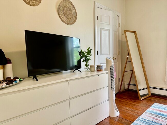Building Photo - 12 Marcella St Unit 2 Rental