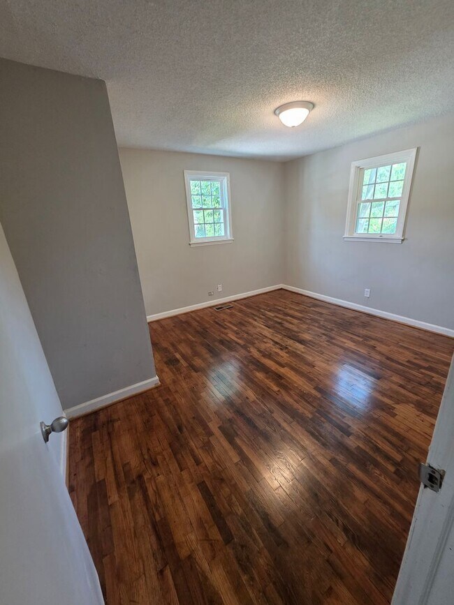 Photo - 2305 Booker St