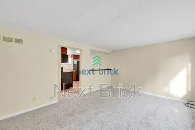 Photo - 701 S Kenyon St