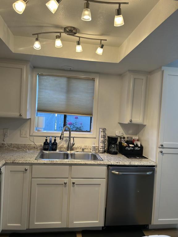 Photo - 2215 Poplar Dr Unidad 2