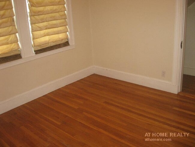 Photo - 30 Willoughby St Unit 1