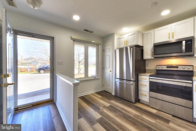 Photo - 141 Lakeside Dr