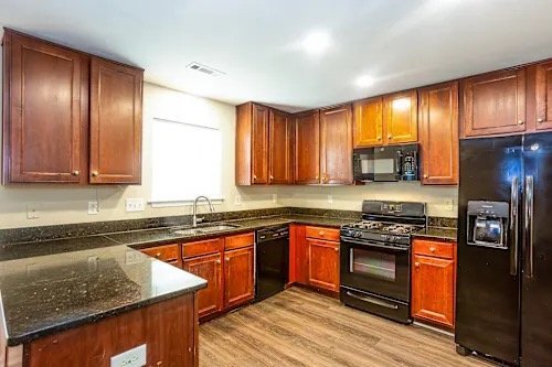 Photo - 163 Madelia Pl