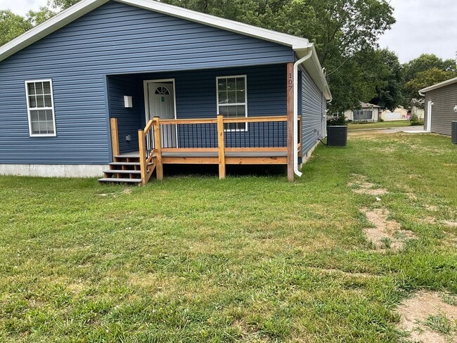 Photo - PRE LEASING- AVAILABLE JUNE 10TH - 3 Bedroom/2 Bathroom House In Frontenac