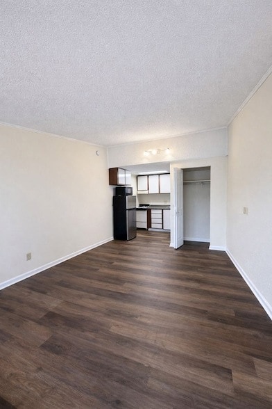 Building Photo - 2421 Madison St Unit 18