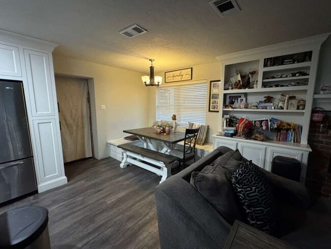 Photo - 20953 Trinity Way