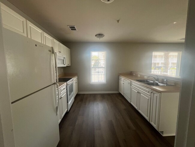 Photo - GARDEN CREEK @ AZEALA LAKES Unit 1