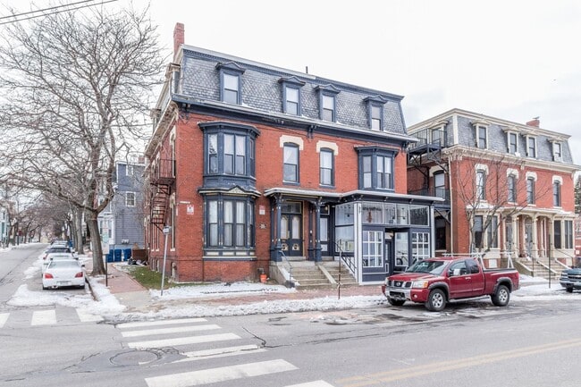 Building Photo - 760 Congress St Unit 3