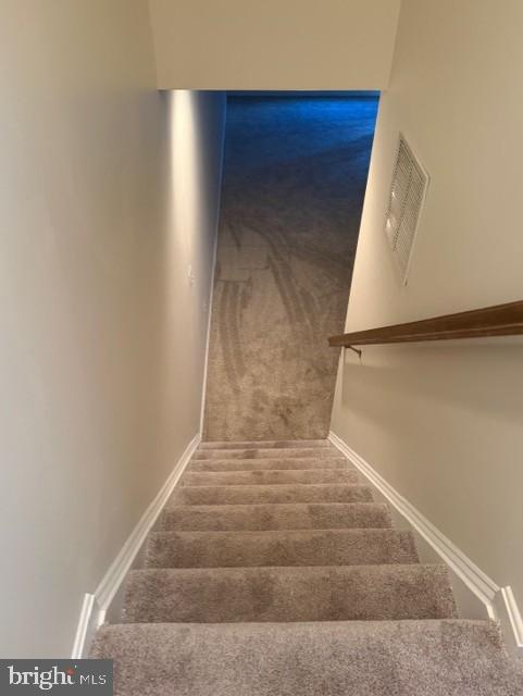 Photo - 165 Royal Ct