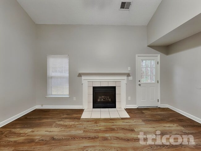 Photo - 2527 Captains Watch Rd NE