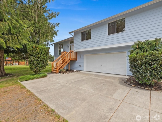 Building Photo - 17703 Engebretsen Rd Unit B Rental