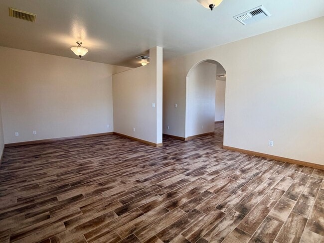 Photo - 1100 W Vulcan Ave