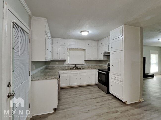 Photo - 2121 W Chester Cir SE