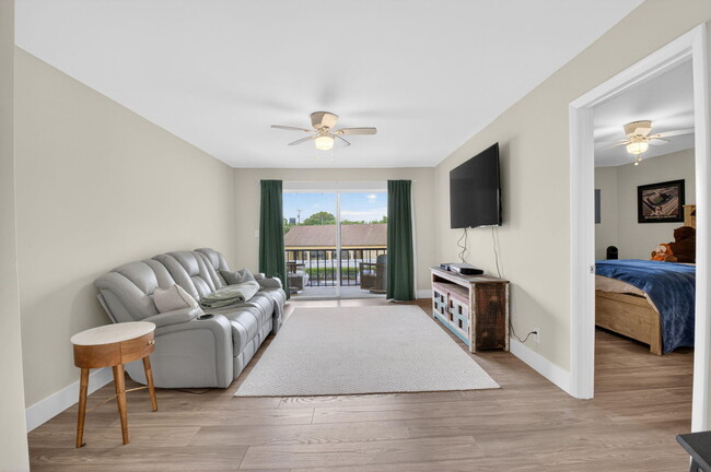 Photo - 480 NW 20th St Unidad 205