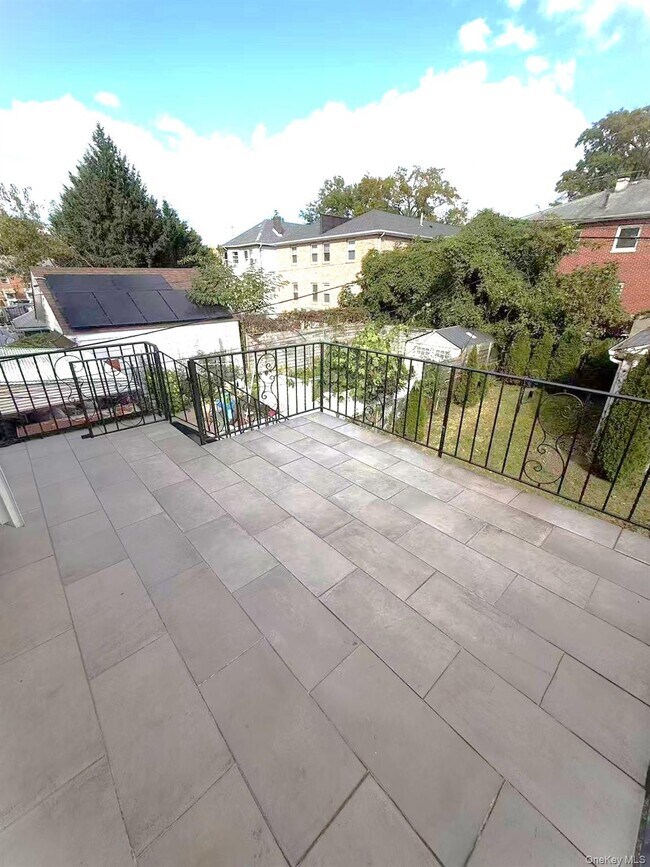 Photo - 40-19-4196 196th St