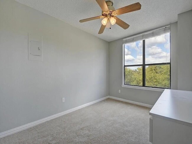 Photo - 2409 Leon St Unit 207