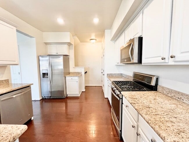 5897 Bella Marie Wy