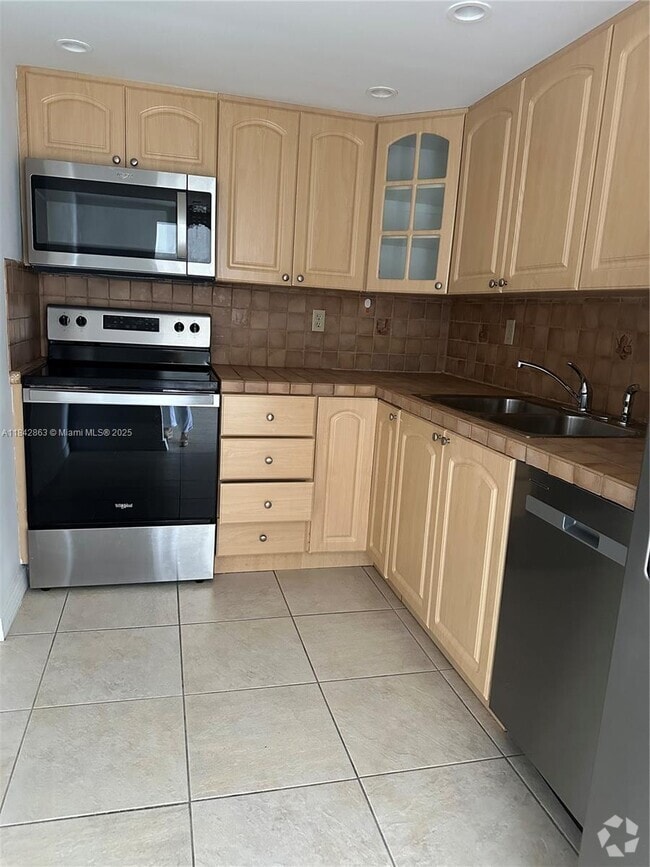 Building Photo - 2333 Brickell Ave Unit 1607 Rental