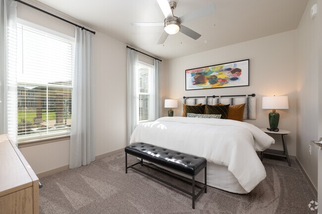 2BR, 2BA - 1,088SF - Secondary Bedroom