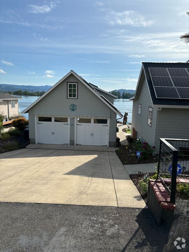 Building Photo - Fully Furnished 1 bed on the Columbia River Rental