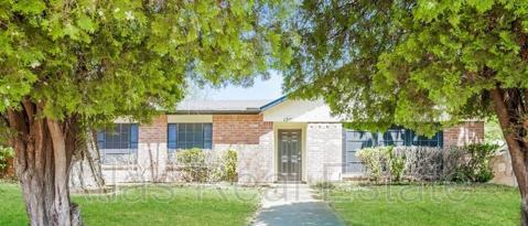 Photo - 1201 Oakbluff Dr