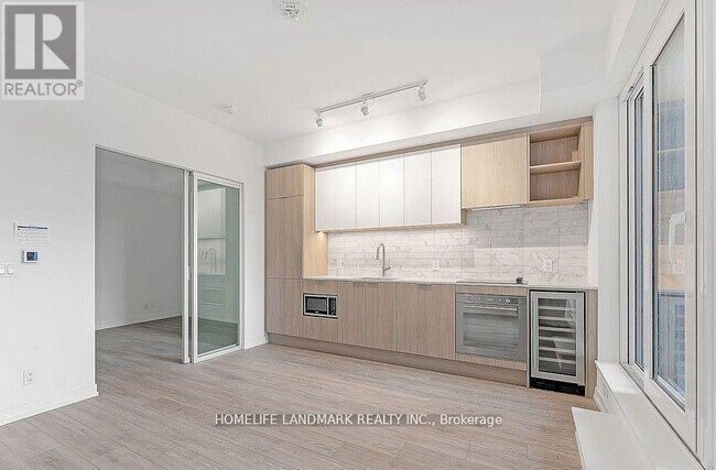 Photo - 2020 Bathurst St Unité 606