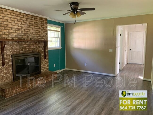 Photo - 204 Pennwood Ln