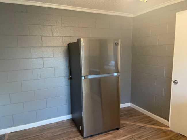 Photo - 3217 James Ave