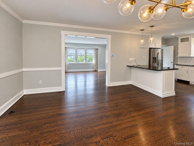 162 Ellison Ave