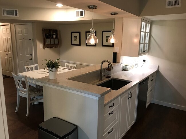 Building Photo - 3313 Wyndham Cir Unit 3203