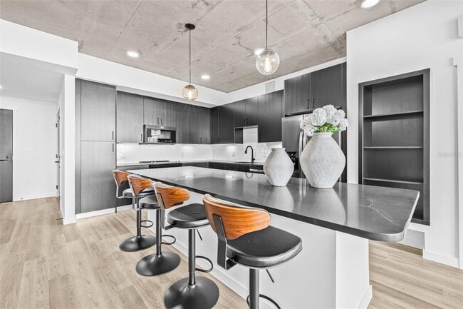 Photo - 221 Main St N Unidad 1517