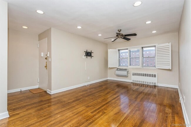 Photo - 183 Drake Ave Unit 2E