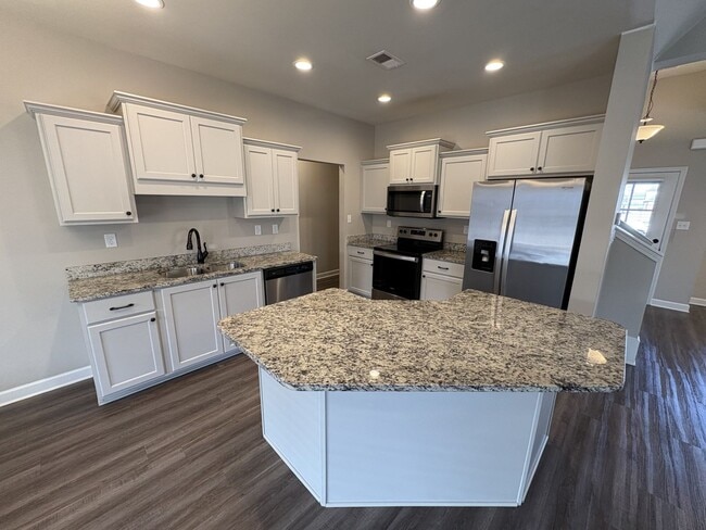 Photo - 2113 Metcalf Wy