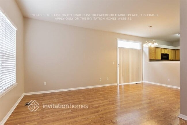 Photo - 370 Reston Cir