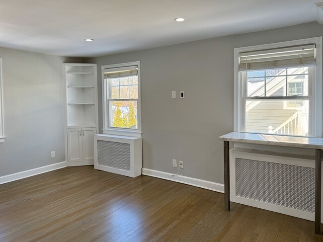 Photo - 191 Hobart Ave