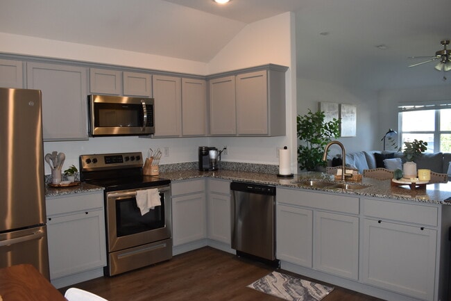 Photo - 515 Ashwood St