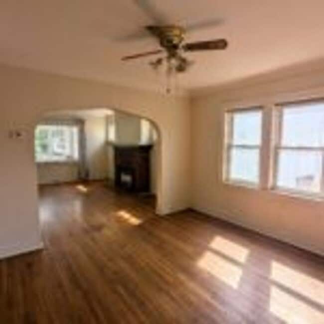 Photo - 1307 N 20th Ave E