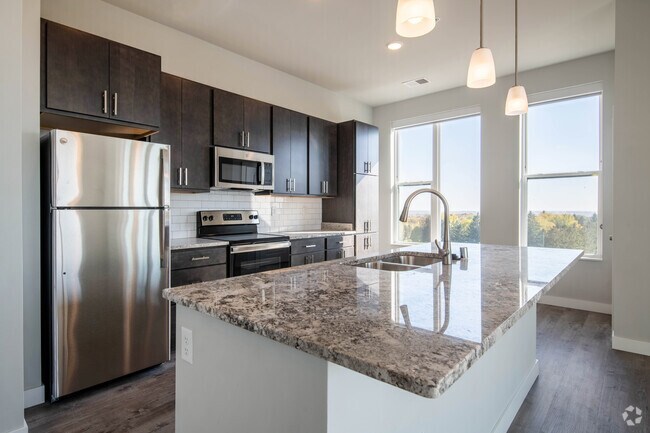 2BR, 2BA - 1117SF