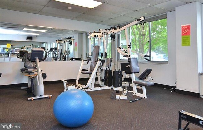 Photo - 11801 Rockville Pike Unidad 1001