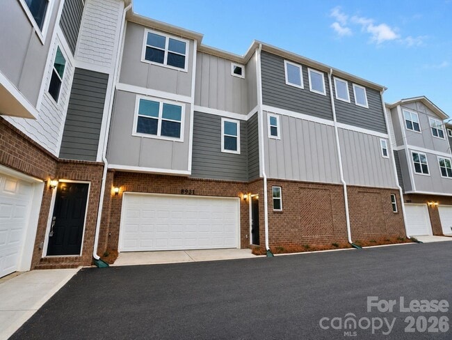 Building Photo - 8931 Sharonbrook Dr