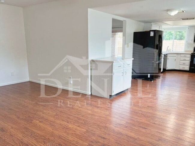 Photo - 647 S Bermuda Cir