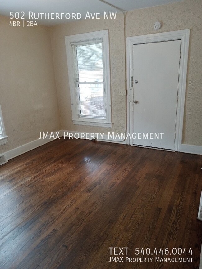 Photo - 502 Rutherford Ave NW