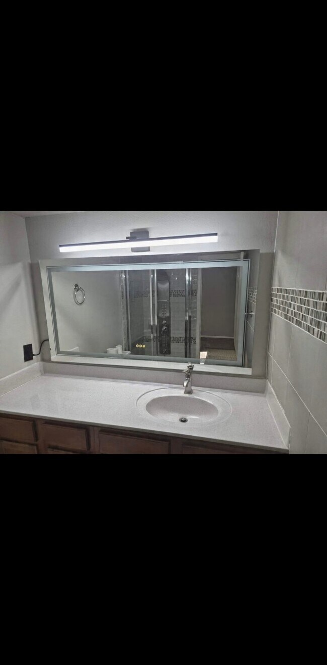 Photo - 3030 E Clarendon Ave Unidad 7
