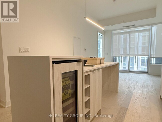Photo - 11 Yorkville Ave Unit 2107