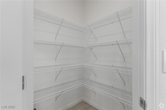 Building Photo - 7357 Davenbury St Rental
