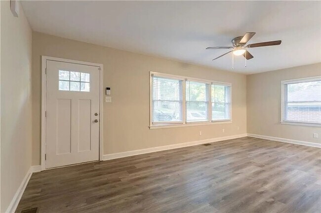 Photo - 1760 Spring Ave