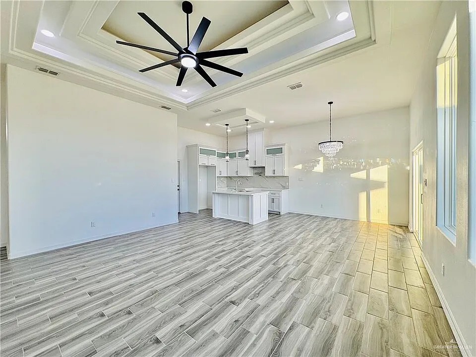 Photo - 2304 E Tamarindo Dr