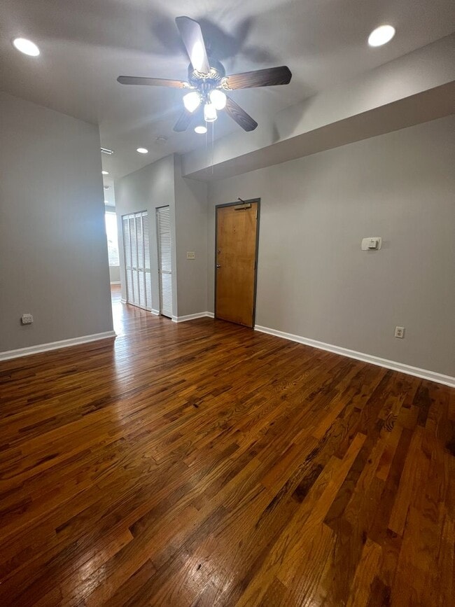 Photo - 1408 W Franklin St Unit 1408 W Franklin Street 2