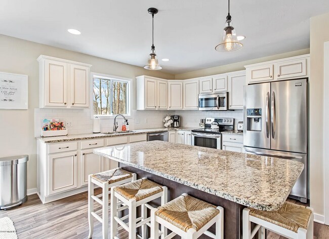 Rent this 5 bedroom house in Timberline Ac... - Rent this 5 bedroom house in Timberline Ac...