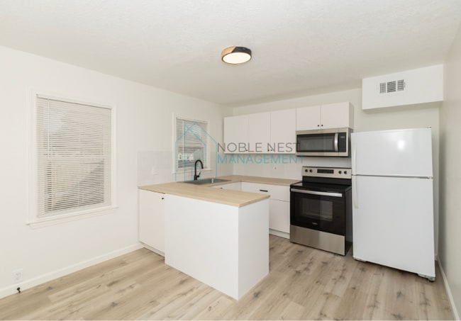 Photo - 6610 W 72nd Terrace